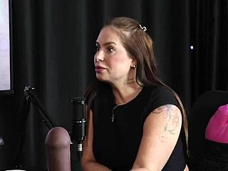 Seu dom dar o cu gostoso e gozar muito