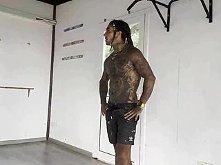 i met this sexy tattooed princess at training with damilvvs