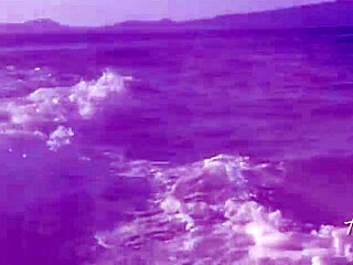 Zabava na plaži z vodnim skuterjem in izlivom v ozko muco 😜