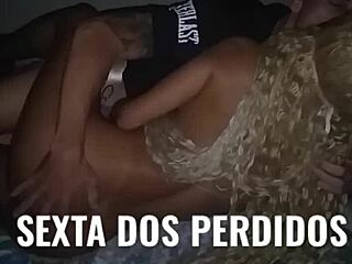 Deu gostoso para vizinho com monster cock