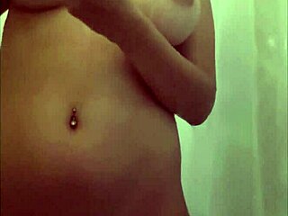 Ducha Hot Masturbo Y Toco Mis Tetas Grandes