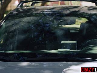 Stedsøn knaller hårdt desperate milf stedmor Dana Vespoli efter at have båret stedfars uniform