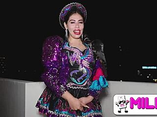 Public milf caught dancing as cachera for cash outdoors