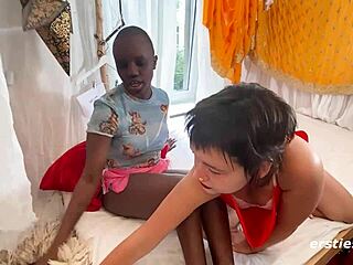 Amateurs Blue and Maria dive into steamy lesbian licking