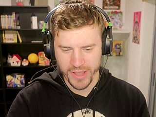 ติดในเกมหนีรักกับสาวเอเชียก้นใหญ่ให้รูดและดูด