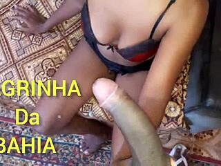 morena gostosa enjoys lesbian licking with dotado