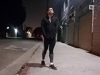 게이 라티노 거품 엉덩이가 거리에서 엉덩이 팔아!