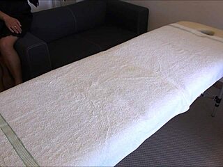 Professional Home Masseur For Housewife With Happy Ending