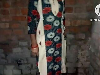 Sexy fucking squirting latina monster cock wet wife milf hardcore indian bhabi desi night pressing water out