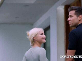 가슴 큰 미녀 마리카 샤넬이 단단한 자지로 꽉 찬 엉덩이 박혀