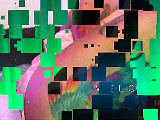 ベッドで可愛い子がオナニーしてるの見ちゃった超エロ