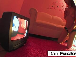 Sexy Dani Daniels Gets Off Playing With Her Wet Pussy