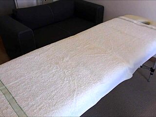 Professional Home Masseur For Housewife With Happy Ending