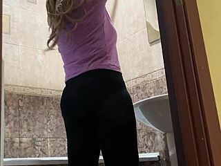 Belle-mère en craving fellation et sodomie gros cul