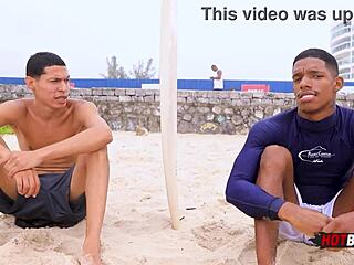 Fodendo o cu do surfista safado!