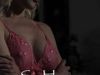 그가 신음하면서 아내가 다른 남자를 타