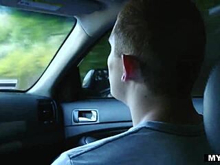 No me sacio de esta milf tetona cabalgando polla joven