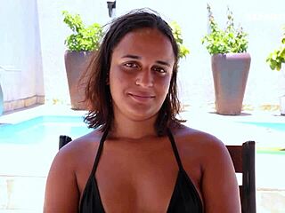 Entrevista com a novinha safada do momento assfucking blowjob