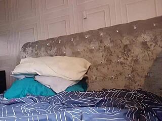 성숙한 아내 보지 클로즈업 플레이