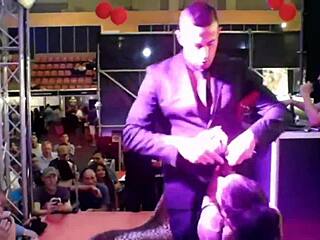 リアル公衆セックス スペインの巨乳美女 Yemaya González vs Victor Bloom