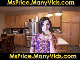 Yo, Mau Nyuri Fun Semalam dengan Stepmom Panas Temenku Helena Price?