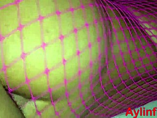 hed stedmor erter stedsøn til intens close-up knul