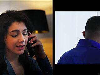 Cherry Kiss γαμάει Valentina Nappi υπό έλεγχο παρασίτου