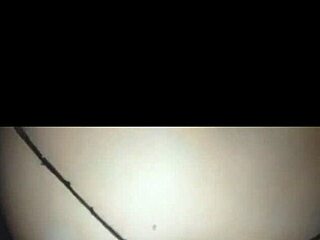 그녀의 거대한 엉덩이 벌리는 거 보고 싶어?