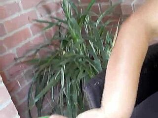 Poigravam se svojom vlažnom pičkom 😏