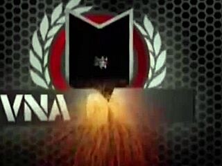 i mature blonde vicky vette pleases her big ass with a long sex toy