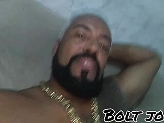 Dövmeli Siyah Adam Kıç Sikiyor