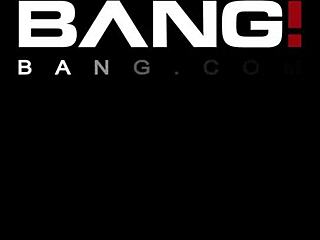 가슴 큰 카우걸 페이턴 프레슬리가 BBC를 프로처럼 타