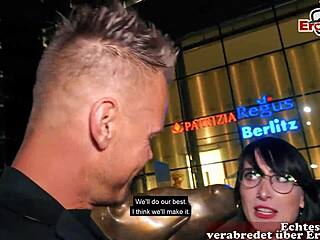 온라인에서 독일 틴 18+ 학생 픽업해서 스트리트 섹스