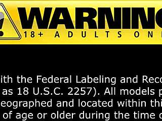 Horny fyr smasher asiatisk tenåring i doggystyle med blowjob