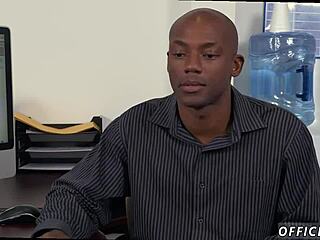 레즈비언들이 신선한 오줌 마시기 그룹