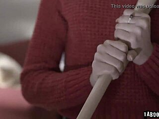 Avi Love y Mike Mancini se zambullen en follar intenso después de besos