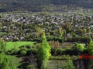 Гид без пощады жёстко трахает латинос в южной Аргентине на влог