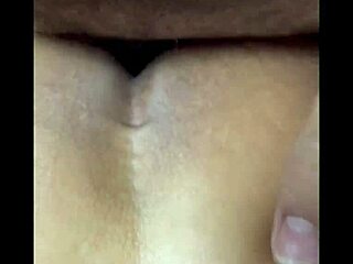 soquei meu pau grande na buceta da mulher do meu amigo ate gozar muito em cima dela