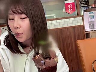 그녀의 연약한 몸이 보호를 구걸, 첫 POV 크림파이로 둘 다 짜릿