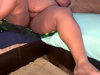 Fat bbw pussy gushes and squirts with intense pleasure.