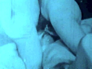 Saya Kongsi Hidup Rahsia Dengan Nenek Vintage