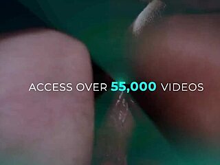 Kiihottunut DILF Tommy Pistol naida blondi cutie Skyler Stormia kovaa