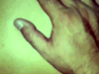 Follando a un pasivo que conocí en el supermercado.