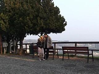 Transexual se folla a un semental para el placer salvaje de su esposa en HD