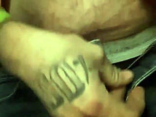 i lick mandeezy's pussy until she cums on top