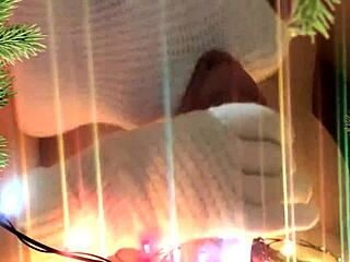 uhh, my neighbor surprised me with christmas hand and mouth gift!