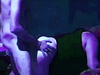 Tinder의 Faby가 아마추어 MILF와 좋은 섹스 즐겨