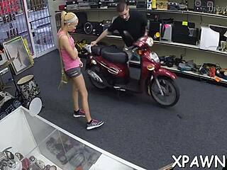 Amateur gets cash to show sexy moves!