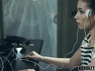 Nuori 18+ kotirouva tutkitaan ja alistuu tutkintaan