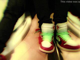 Amateur teen in ghetto hood with big ass for sex